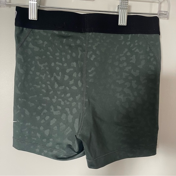 Nike Shorts - Picture 2 of 3